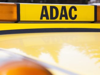 Gelbes ADAC Auto