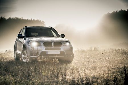 SUV der Marke BMW, der über einen Ballonkredit finanziert werden kann