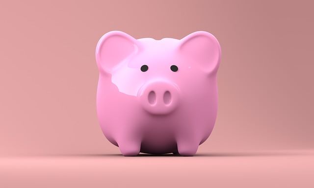 Rosa Sparschwein: Sparen Sie viel Geld, indem Sie eine Targobank Umschuldung vornehmen und teure Kredite ablösen!